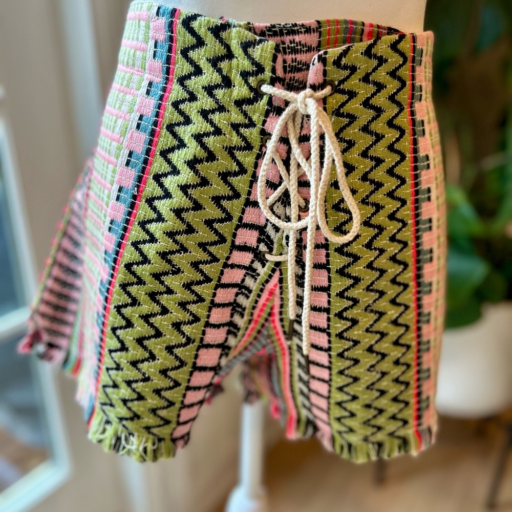 New Saylor knit lace up short